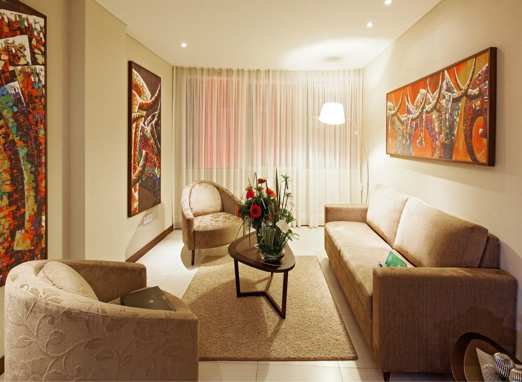 Quarto Família (2 Adultos + 2 Crianças)